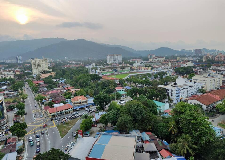 Infinity Pool 2Br Suite 7Pax @Beacon @Georgetown Ngoại thất bức ảnh