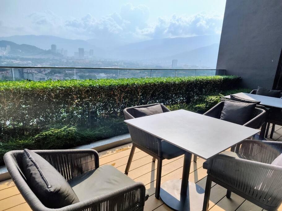 Infinity Pool 2Br Suite 7Pax @Beacon @Georgetown Ngoại thất bức ảnh